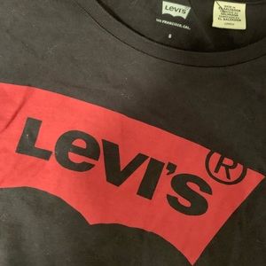 Levi’s tee